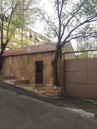 Хостелы Nordstrom 5 Ереван Кровать в общем 4-местном номере для мужчин и женщин-10